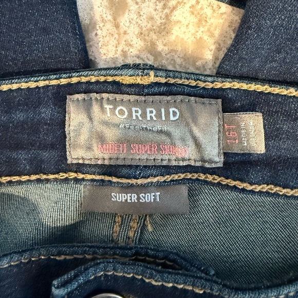 Torrid MIDFIT Super Skinny Jeans - size 16T - Picture 2 of 5